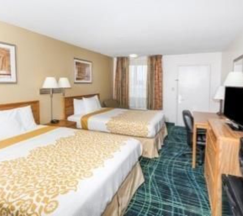 Days Inn by Wyndham Fort Wayne - Fort Wayne, IN