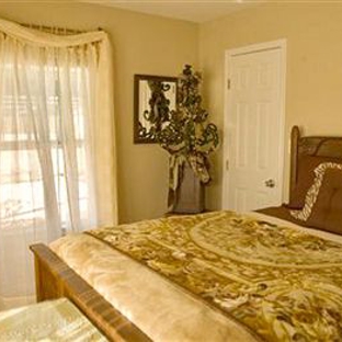 River Rock Bed and Breakfast Cottages - Cleburne, TX