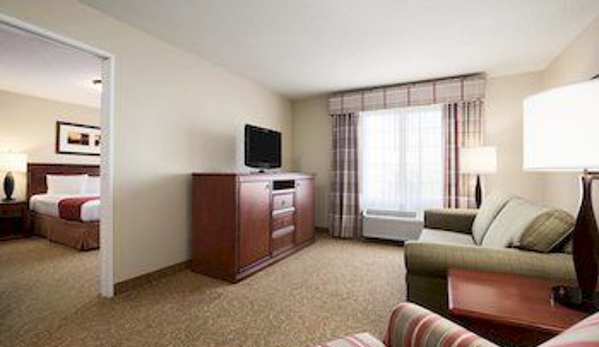 Country Inns & Suites - Bismarck, ND