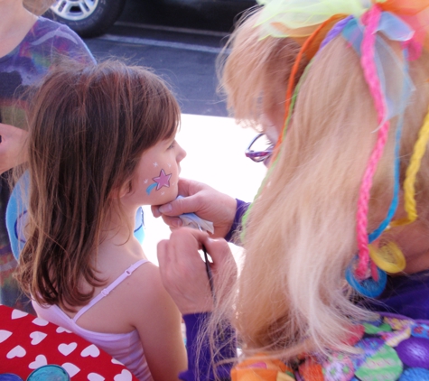 Candy Entertains Kids - San Juan Capistrano, CA