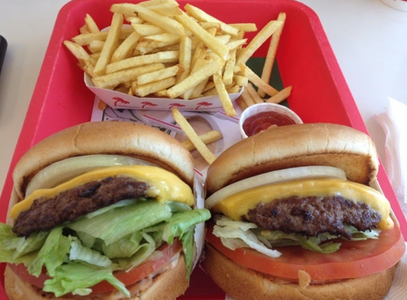 In-N-Out Burger - Long Beach, CA