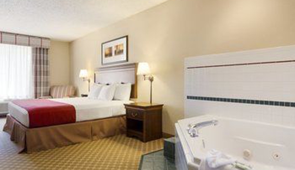 Country Inns & Suites - Nevada, MO