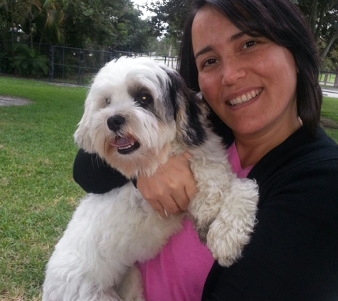 Bark and Kisses Pet Sitters, LLC - Boynton Beach, FL