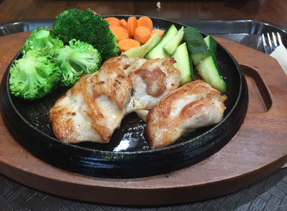 Sizzlin' Steak - Glendale, CA. Chicken with double vegetable.