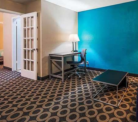 Travelodge by Wyndham San Antonio Downtown Northeast - San Antonio, TX