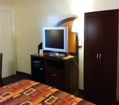 Travelodge by Wyndham Houston Hobby Airport - Houston, TX