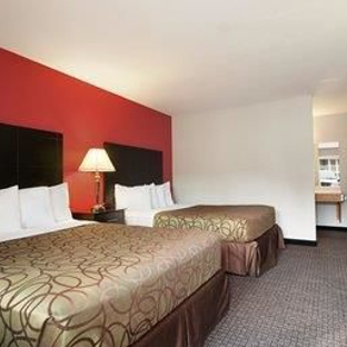 Travelodge by Wyndham Traverse City MI - Traverse City, MI