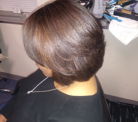 Hair By Treasy Salon LLC - Kansas city, MO. Ladies cuts and blow outs.