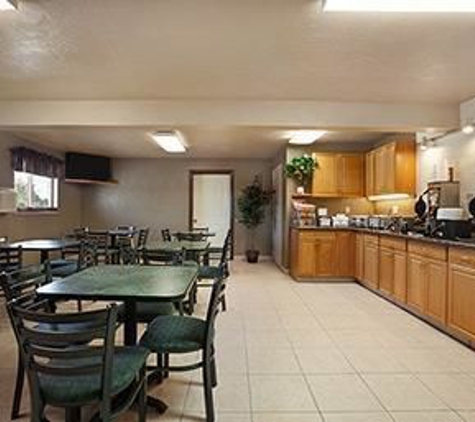 Super 8 by Wyndham Idaho Falls - Idaho Falls, ID