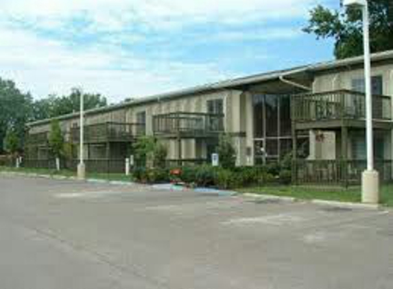 Arbor Grove Apartments - Lorain, OH