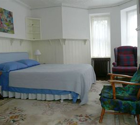 Fort Place Bed & Breakfast - Staten Island, NY