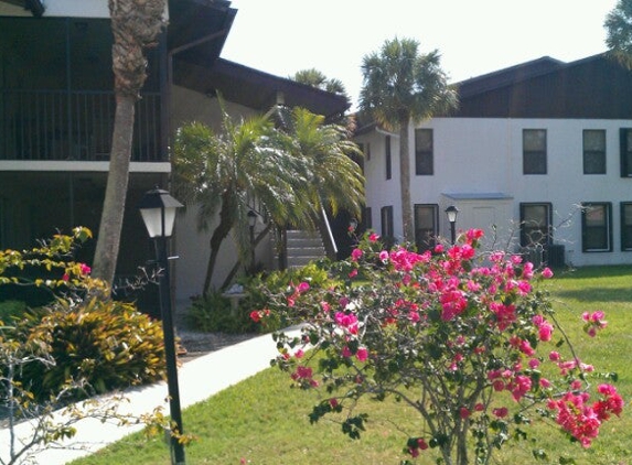 Twin Lakes So Condo Assn Inc Club House - Stuart, FL