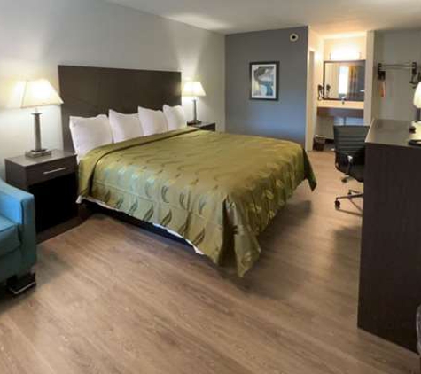 Quality Inn & Suites - Columbus, IN