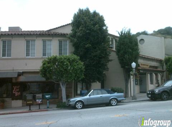 Beachwood Cleaners & Laundry - Los Angeles, CA