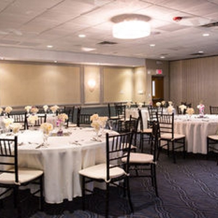 Ramada Plaza by Wyndham Chicago North Shore - Wheeling, IL