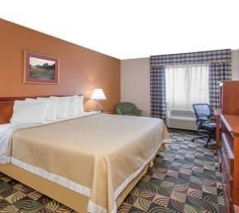 Days Inn - Hillsdale, MI