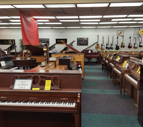 Piano Showcase - Chesapeake, VA. Tons of pianos!