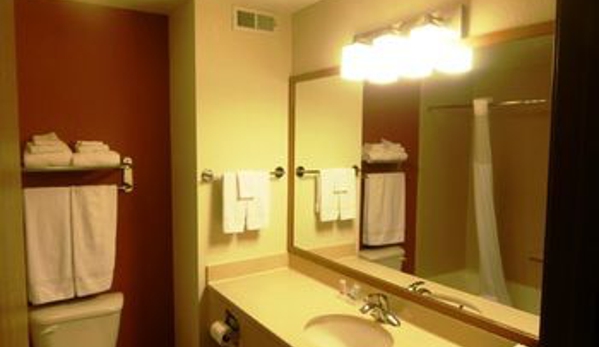Sleep Inn & Suites - Camdenton, MO