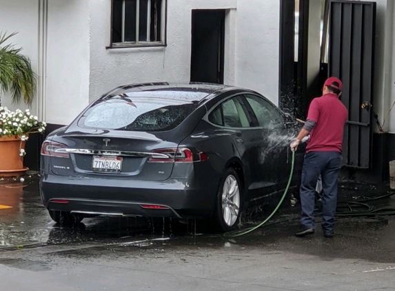 Bonus Car Wash - Santa Monica, CA