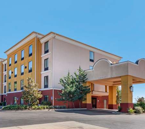 Comfort Inn & Suites - Clinton, MS