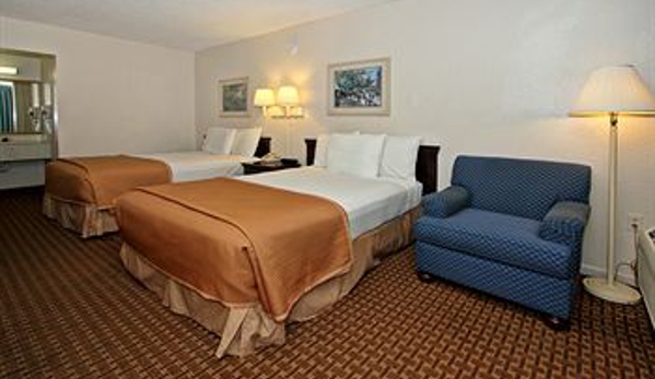 Super 8 by Wyndham Kissimmee - Kissimmee, FL