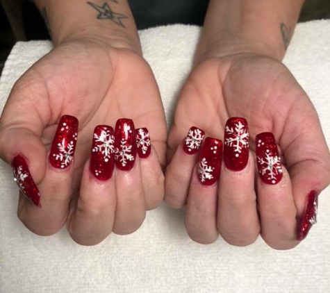 Top Nails and Spa - Auburn, WA