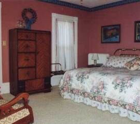 Hudson Manor Bed and Breakfast - Watkins Glen, NY