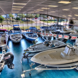 Austin Boats & Motors - Lakeway, TX