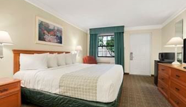 Baymont Inn & Suites - Longview, TX