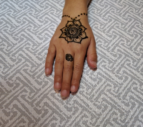 Smoky Hill Henna - Salina, KS