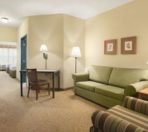 Country Inns & Suites - Beckley, WV