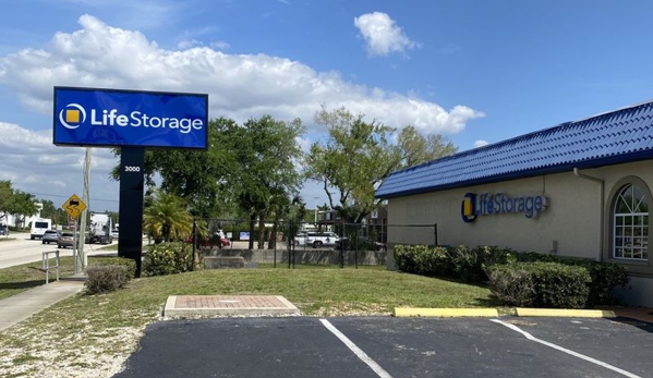 Extra Space Storage - Venice, FL