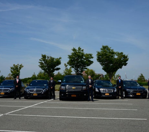 AP Luxury Limousines Inc - East Elmhurst, NY