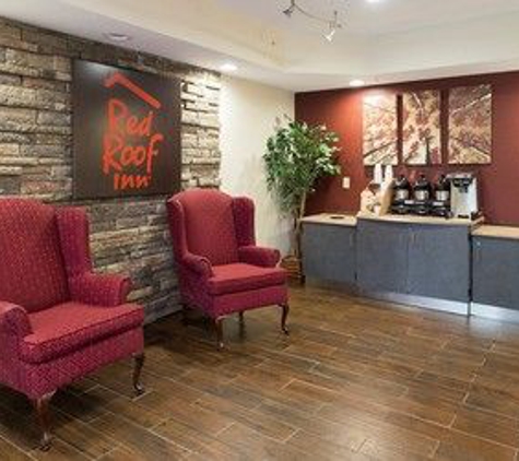 Red Roof Inn - Queensbury, NY