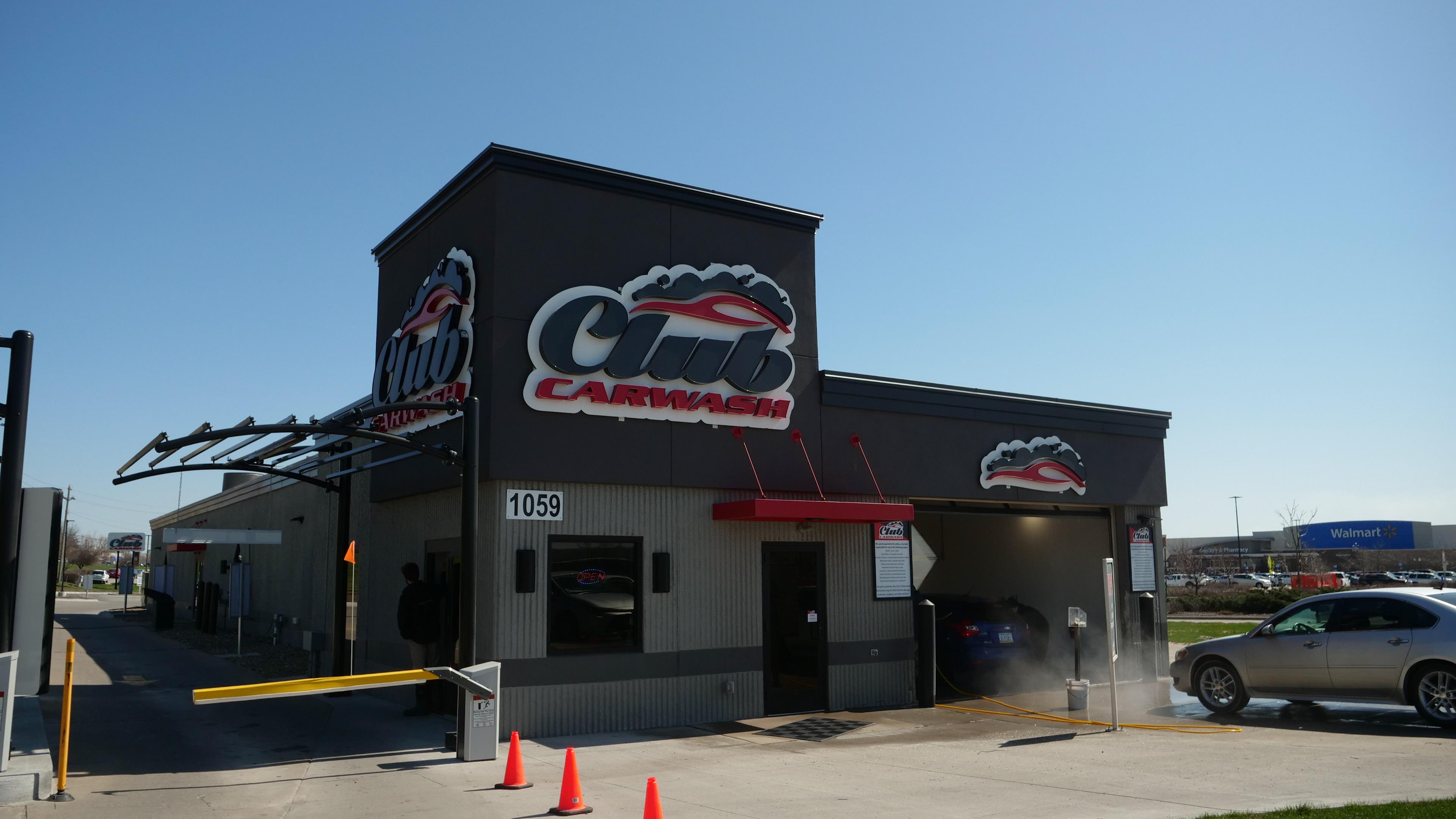 club-car-wash-1059-highway-1-w-iowa-city-ia-52246-yp