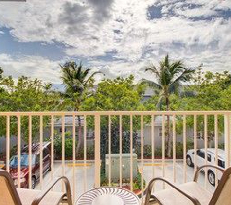 Hutchinson Island Plaza Hotel & Suites - Fort Pierce, FL