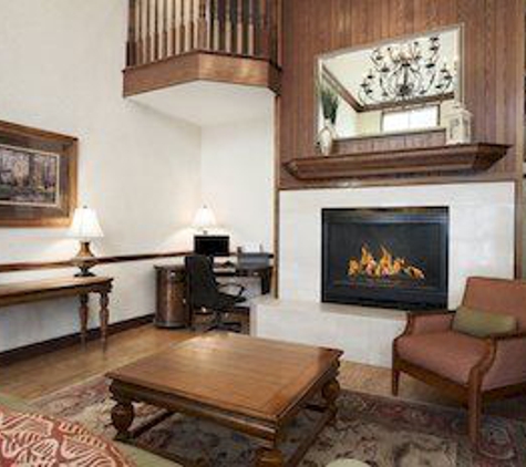 Country Inns & Suites - Bismarck, ND