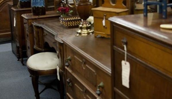 Daval's Used Furniture & Antiques - Hastings, MI