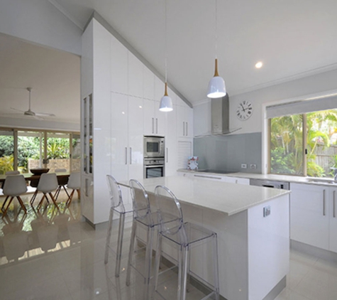 Shaw Paint - Pacific Pines, QLD