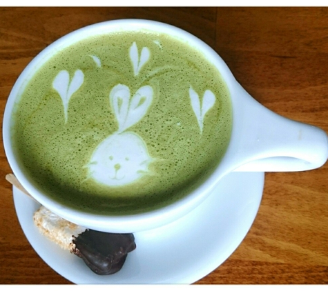 Iota Brew Cafe - Los Angeles, CA. Very cute latte art.