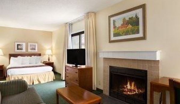 Hawthorn Suites by Wyndham Akron/ Fairlawn - Copley, OH