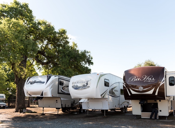 Carson Pass RV - Lockeford, CA