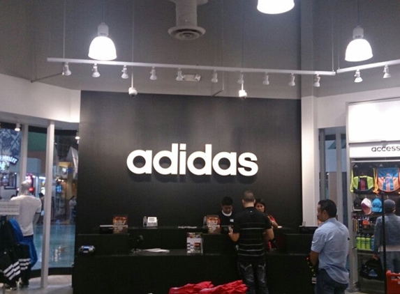 Adidas Outlet Store - Grapevine, TX