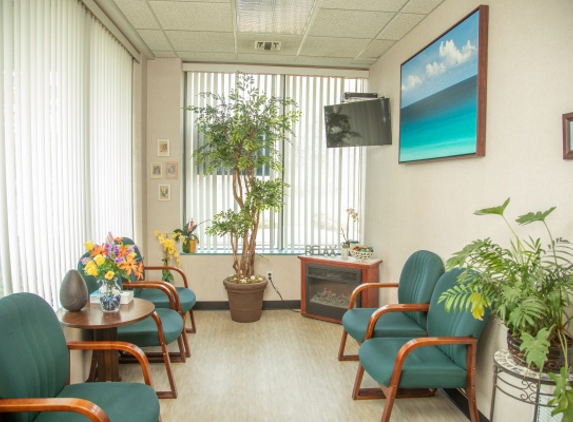 Absatz, Lawrence J, DDS - East Patchogue, NY