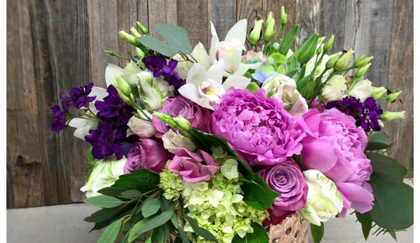 Sterling Gardens Florist & Boutique - Neenah, WI