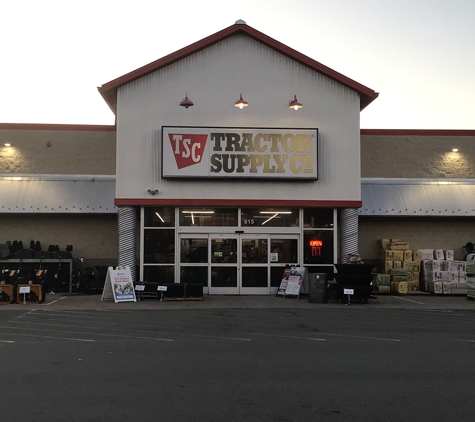 Tractor Supply Co - Middletown, CT