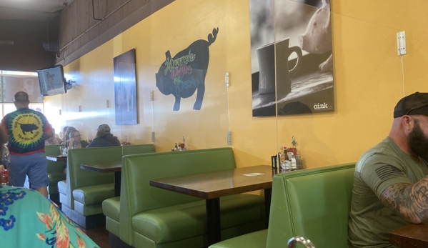 The Oink Cafe-Phoenix - Phoenix, AZ. Interior