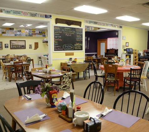 Ginger's Cafe - Noblesville, IN