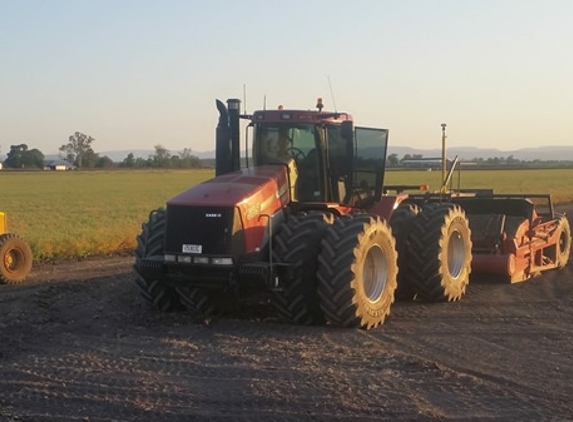 RJ's Earthworks - Gatton, QLD. Topographic Surveying, Land Levelling, And Levee Design & Installation