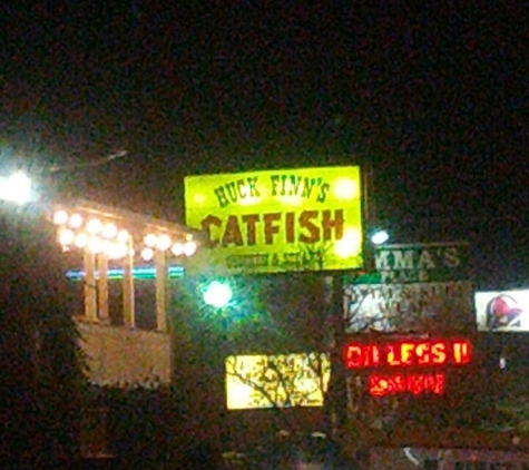 Huck Finn's Catfish - Pigeon Forge, TN